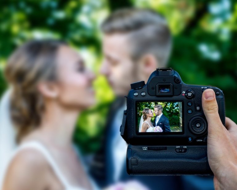 Сколько стоит видеосъемка свадьбы?